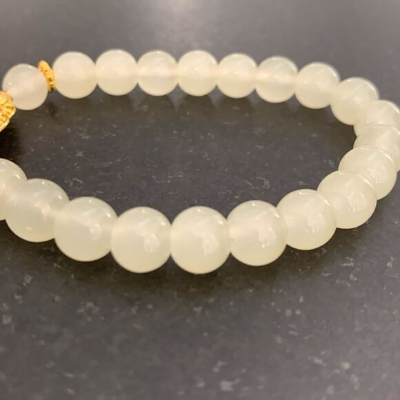 Asian-Style Men’s Green Beaded Healing Stretch Bracelet, Jade / Aventurine Look - Picture 5 of 7